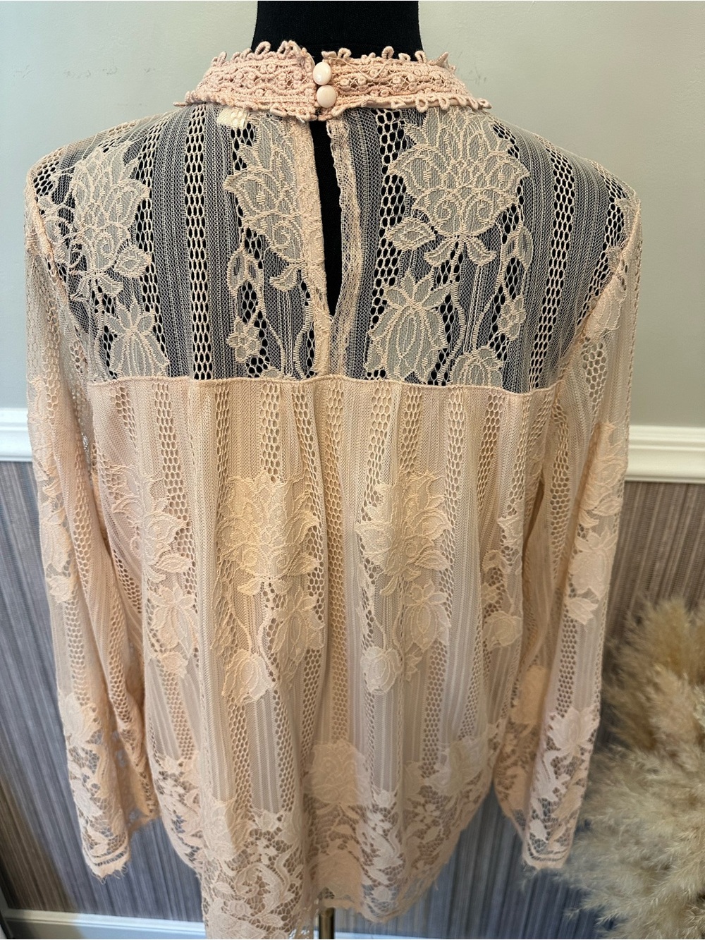Ultra Pink Blush Floral Lace Mock Neck Long Sleeve Blouse XL - Picture 11 of 15
